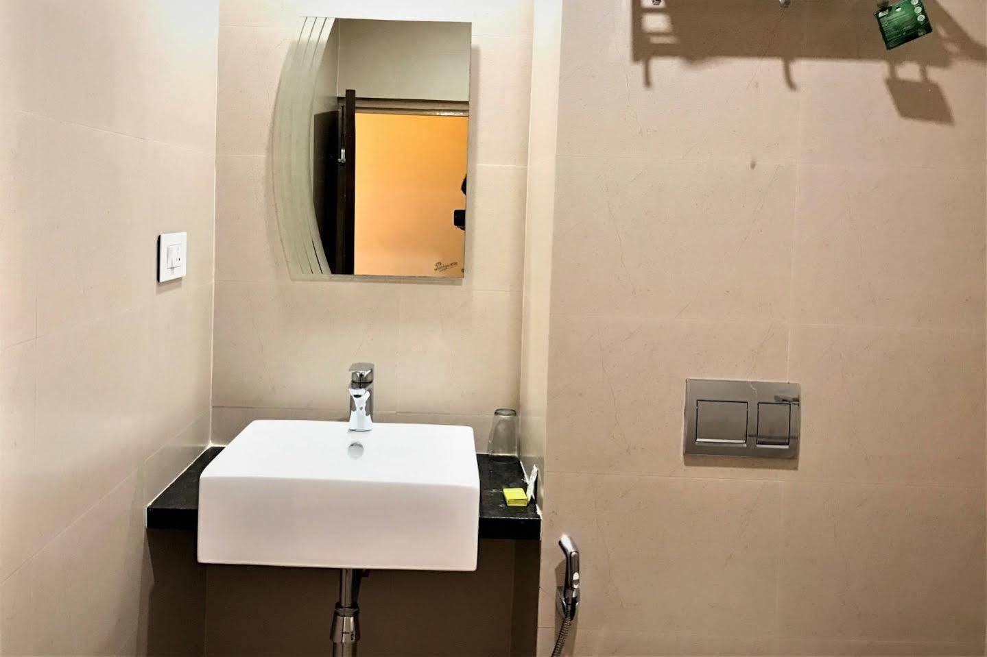 Fabhotel Kinnera Comforts Railway Station فيساخاباتنام المظهر الخارجي الصورة