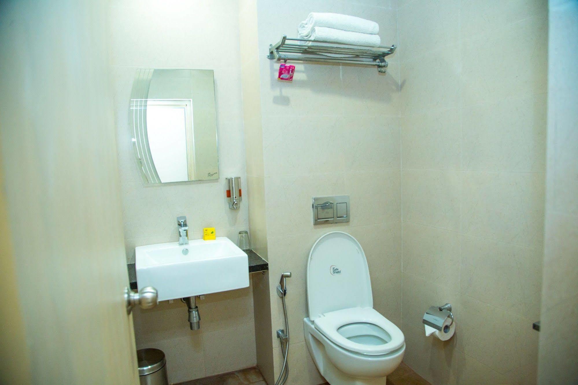 Fabhotel Kinnera Comforts Railway Station فيساخاباتنام المظهر الخارجي الصورة