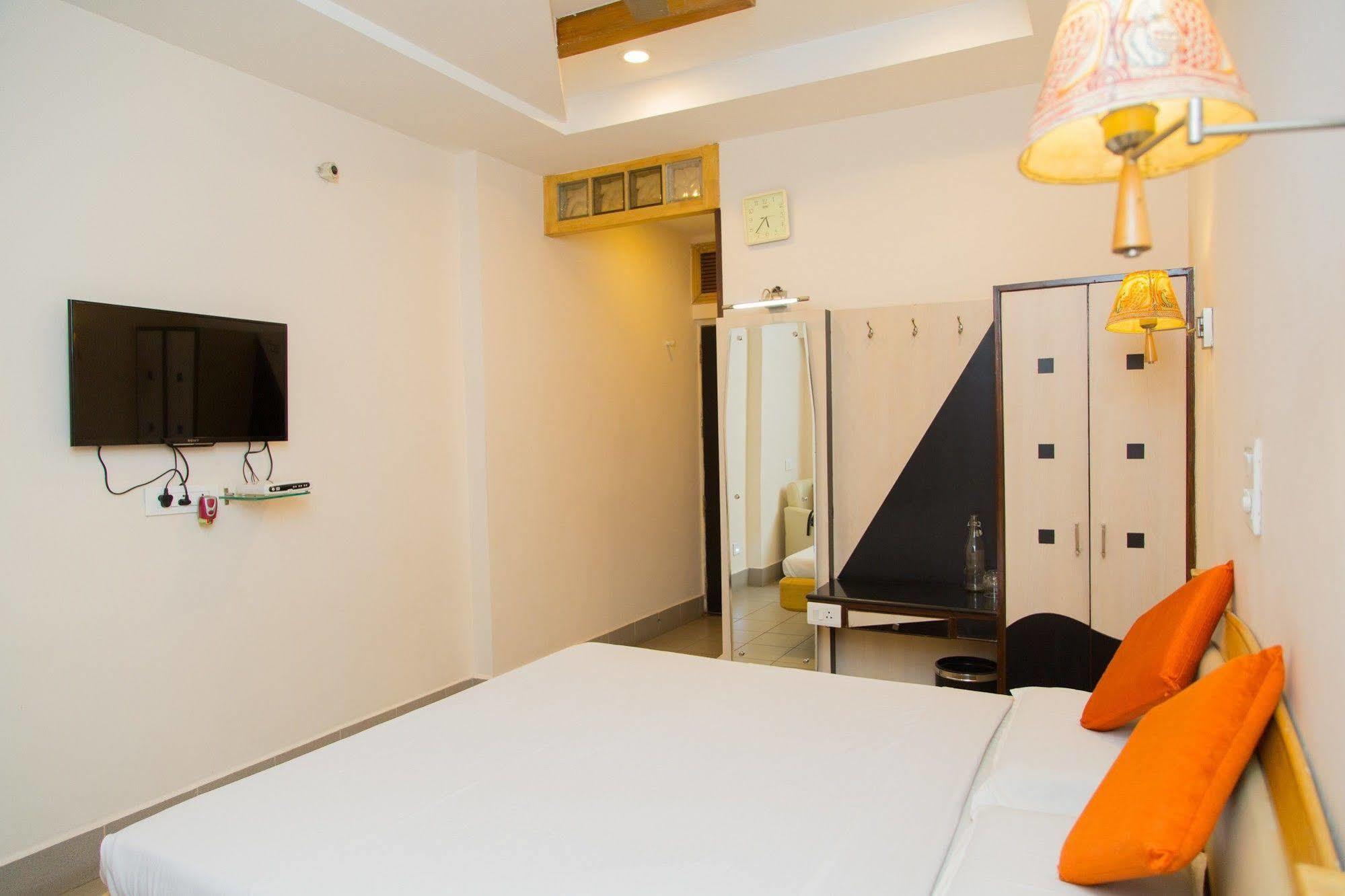 Fabhotel Kinnera Comforts Railway Station فيساخاباتنام المظهر الخارجي الصورة