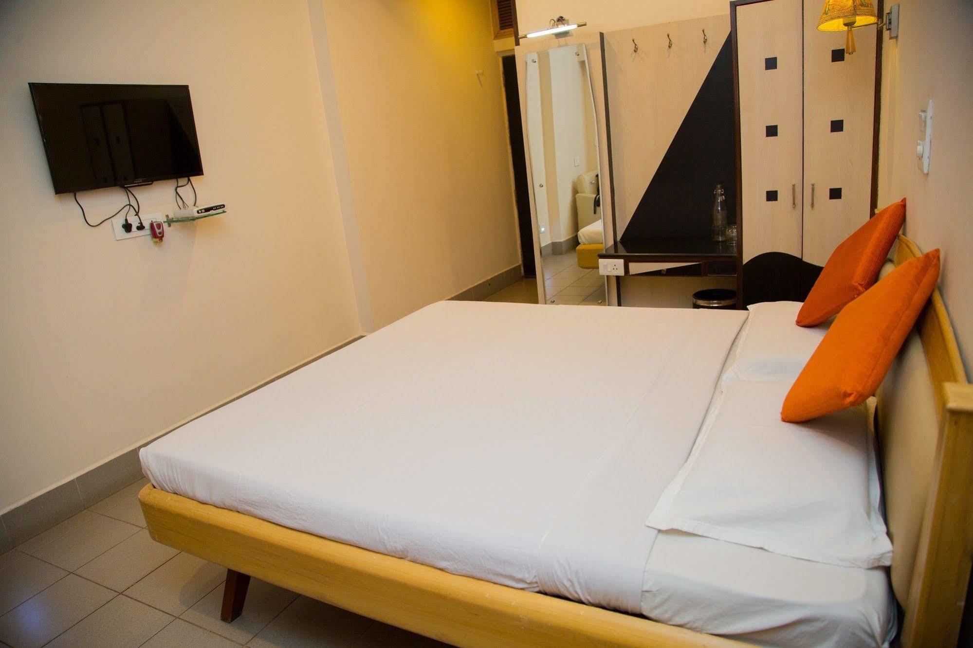 Fabhotel Kinnera Comforts Railway Station فيساخاباتنام المظهر الخارجي الصورة