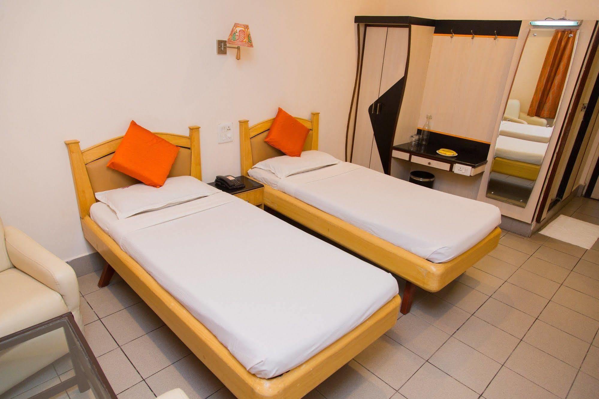 Fabhotel Kinnera Comforts Railway Station فيساخاباتنام المظهر الخارجي الصورة