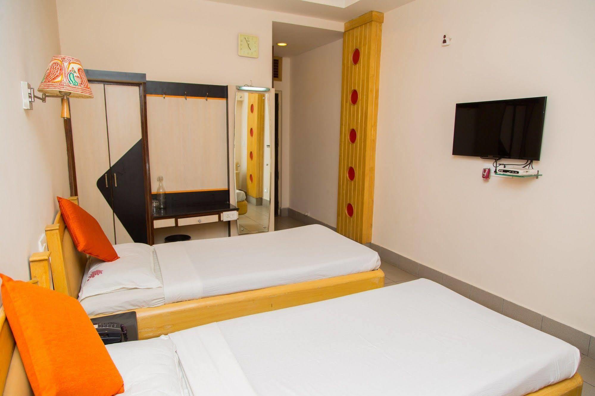 Fabhotel Kinnera Comforts Railway Station فيساخاباتنام المظهر الخارجي الصورة